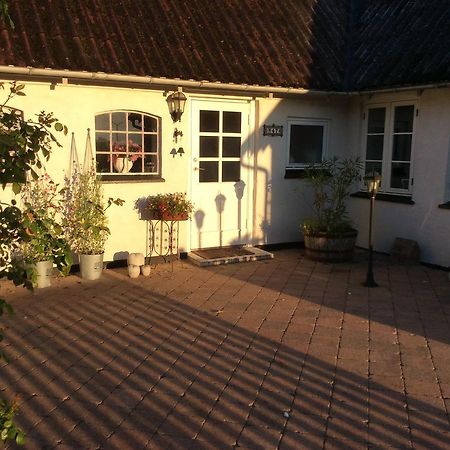 Bed&Breakfast - Stakdelen 47 Allerup Exterior foto